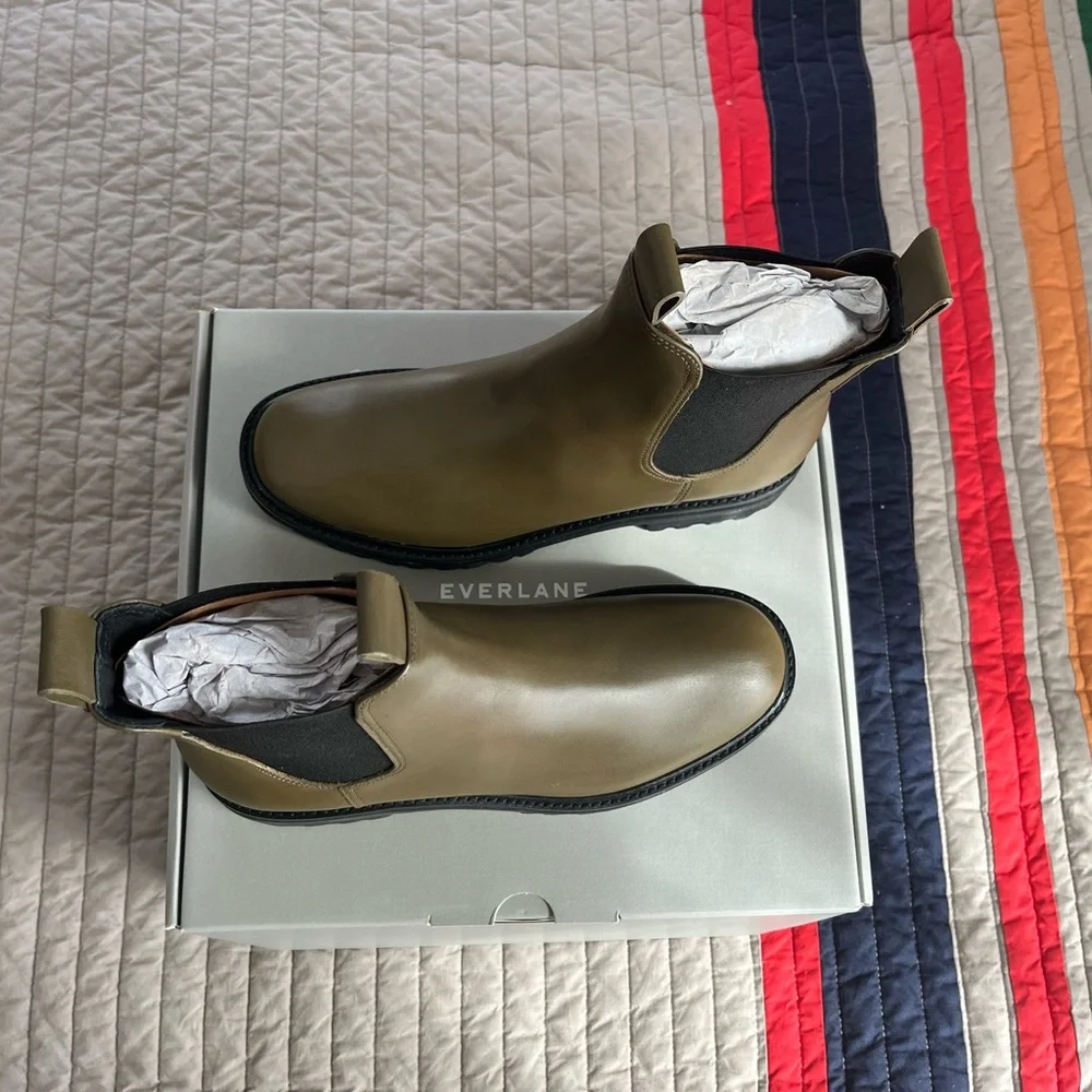 Everlane Olive Green Leather Chelsea Ankle Boots